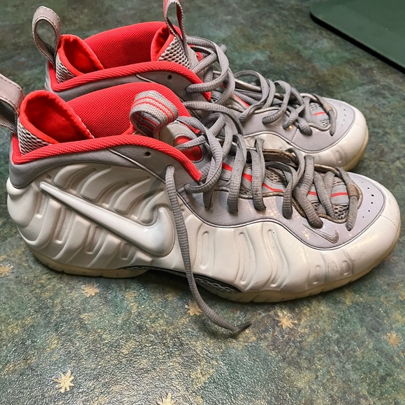 Nike Foamposite - Picture 2 of 6